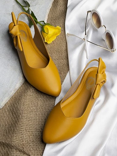 Mustard yellow 2024 flat shoes